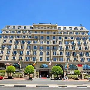 https://cape-royale-luxury-hotel.hotels-capetown.com